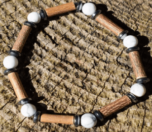 Bracelet noisetier et howlite - Bracelet hypersensibilité, stress, sommeil - Lithothérapie Avellana Bijoux Nature