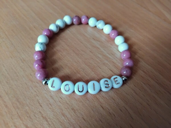 Bracelet prénom personnalisé en howlite et en rhodonite
